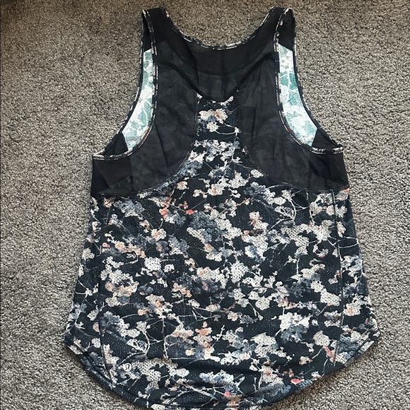 Lululemon Sculpt Tank II Spring Bloom Multi Black Size 8 - Picture 8 of 10